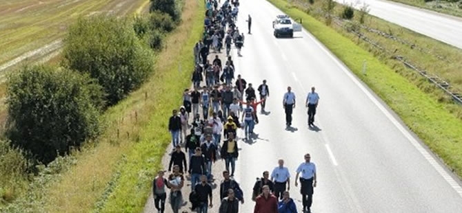 Dünya bu polisi konuşuyor! galerisi resim 5
