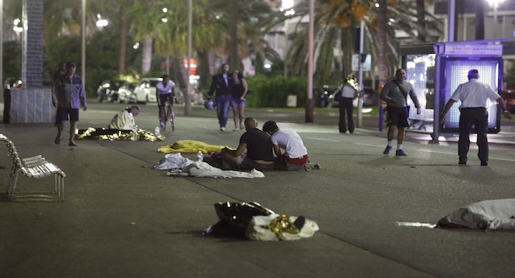 Fransa'nın ulusal gününde Nice'te terör saldırısı galerisi resim 10
