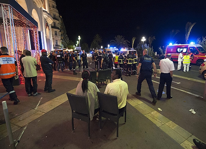Fransa'nın ulusal gününde Nice'te terör saldırısı galerisi resim 2