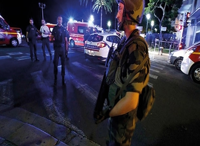 Fransa'nın ulusal gününde Nice'te terör saldırısı galerisi resim 8