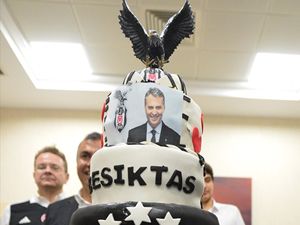 Beşiktaş şampiyonluk pastasını kesti