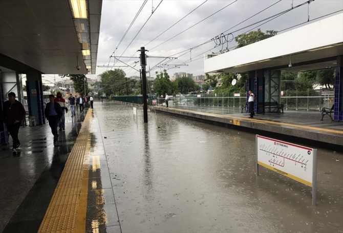 İstanbul'da sağanak yağış sonrası çekilen görüntüler galerisi resim 5