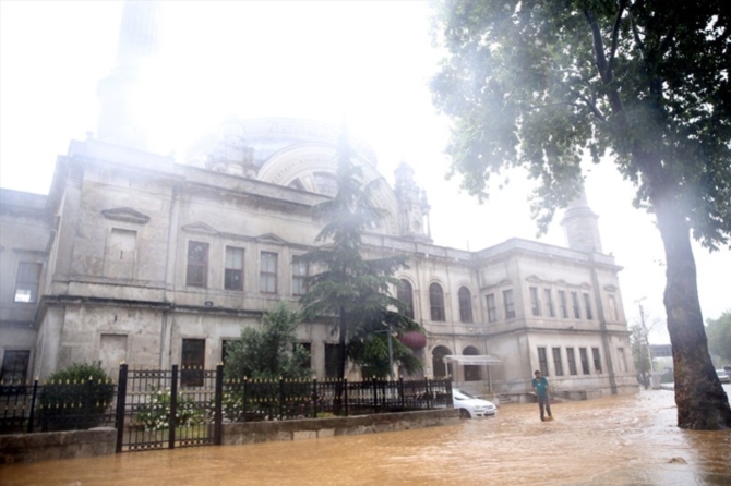 İstanbul'da sağanak yağış sonrası çekilen görüntüler galerisi resim 6