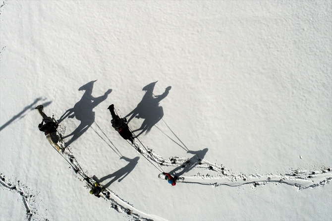 "Atlı snowboard" yapmanın heyecanını yaşadılar galerisi resim 17