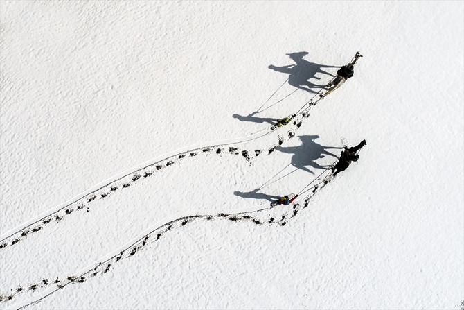 "Atlı snowboard" yapmanın heyecanını yaşadılar galerisi resim 23