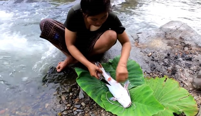 Balıkları taşla avlıyor galerisi resim 11
