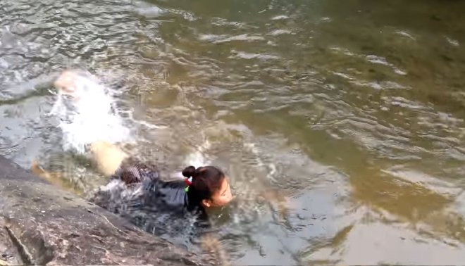 Balıkları taşla avlıyor galerisi resim 5