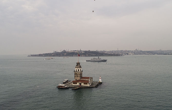 Türk Savaş Gemileri İstanbul Boğazı'ndan Geçti galerisi resim 15