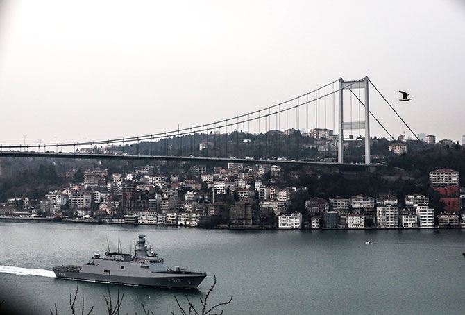 Türk Savaş Gemileri İstanbul Boğazı'ndan Geçti galerisi resim 8