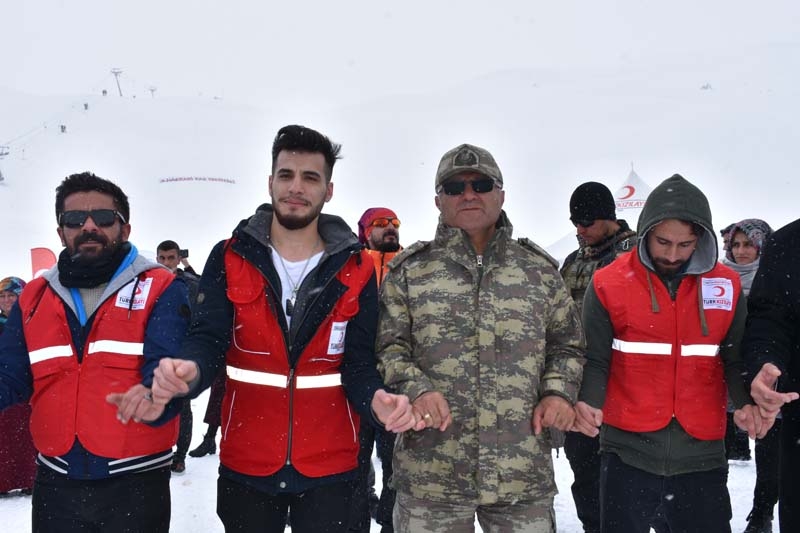 2 bin 800 metrede kar festivali galerisi resim 16