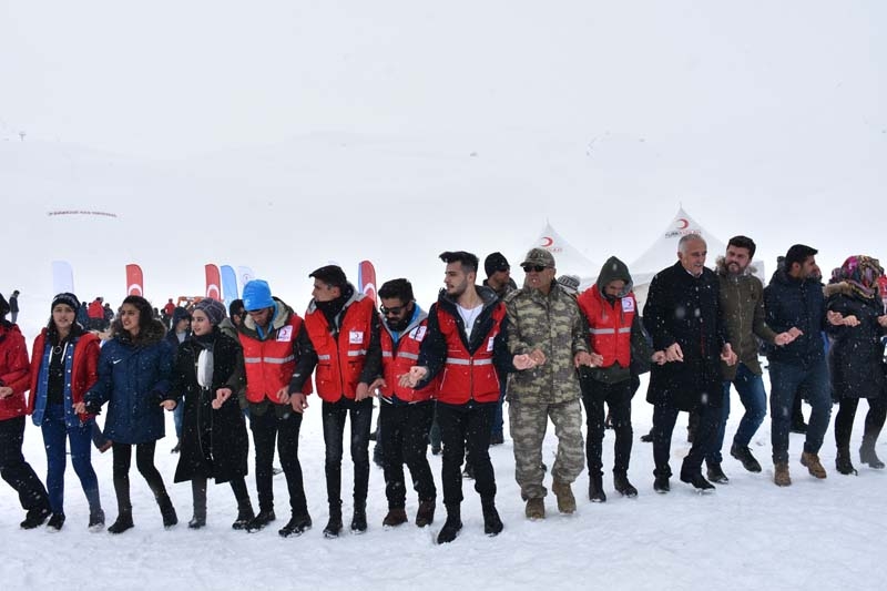 2 bin 800 metrede kar festivali galerisi resim 17