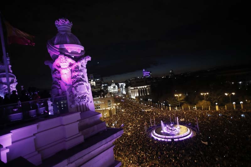 İspanyol kadınlar meydanları doldurdu galerisi resim 11