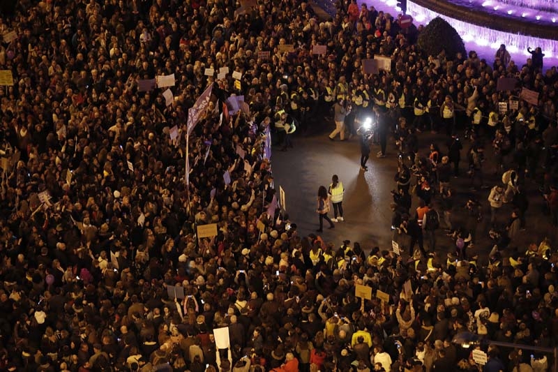 İspanyol kadınlar meydanları doldurdu galerisi resim 5