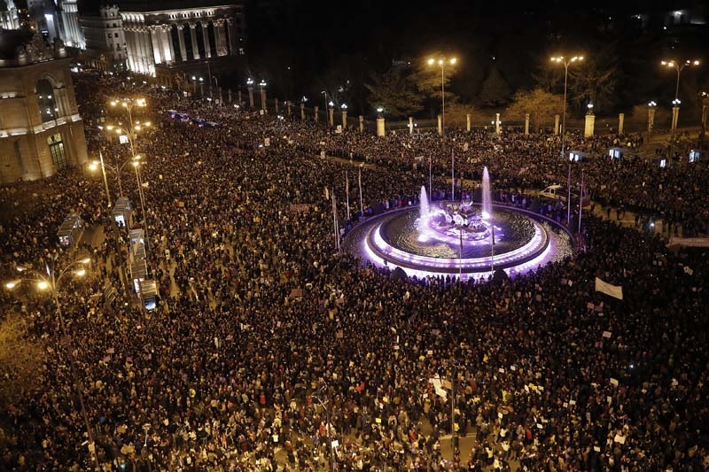 İspanyol kadınlar meydanları doldurdu galerisi resim 8