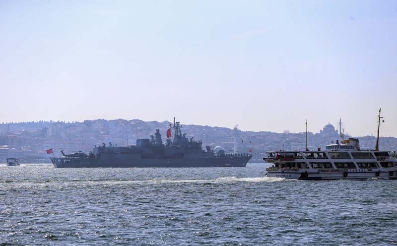 Savaş gemileri Boğaz'dan geri döndü galerisi resim 13
