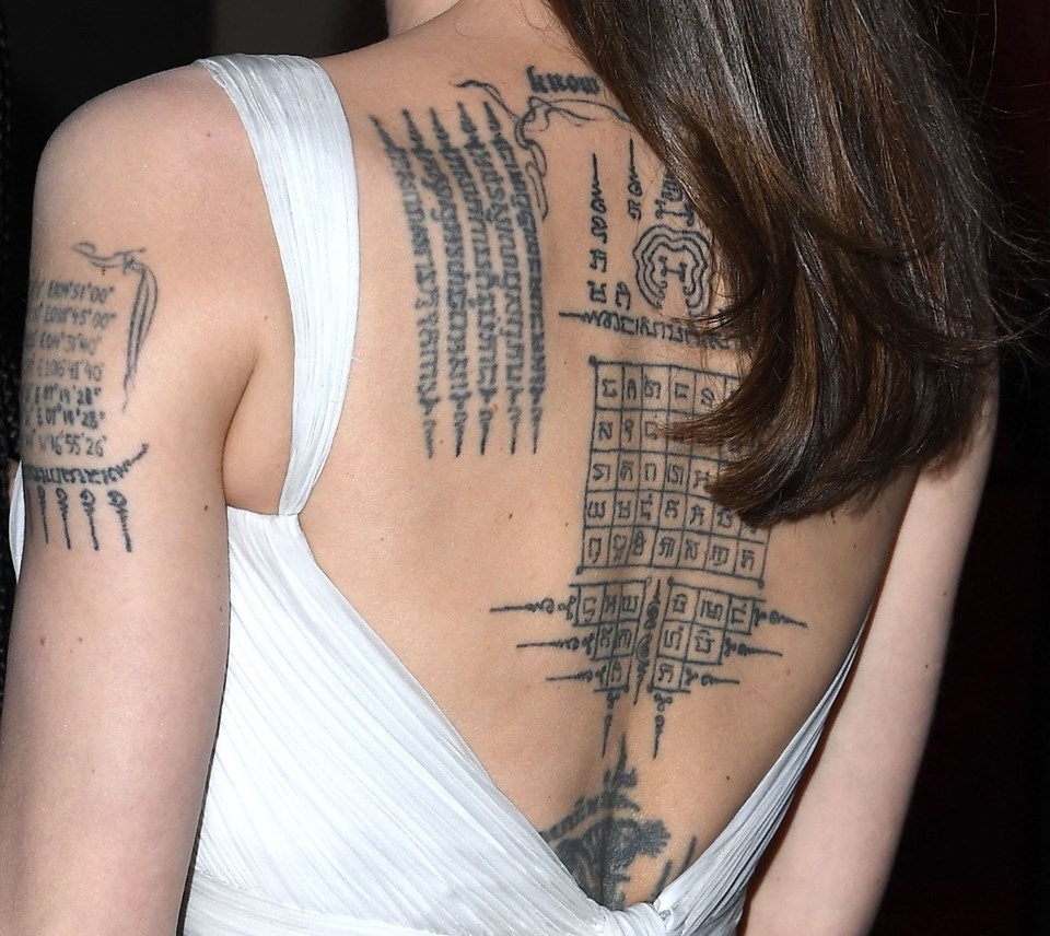 Angelina Jolie'nin dövmelerinin şifresi çözüldü! galerisi resim 5