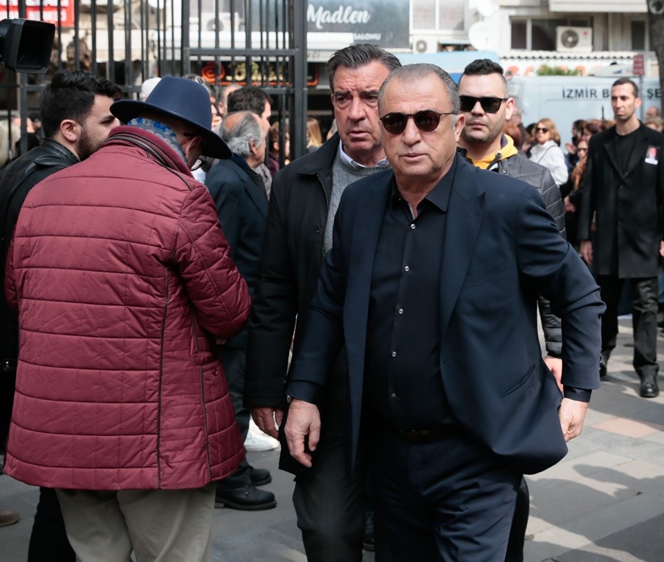 Demet Akbağı dostları yalnız bırakmadı galerisi resim 1