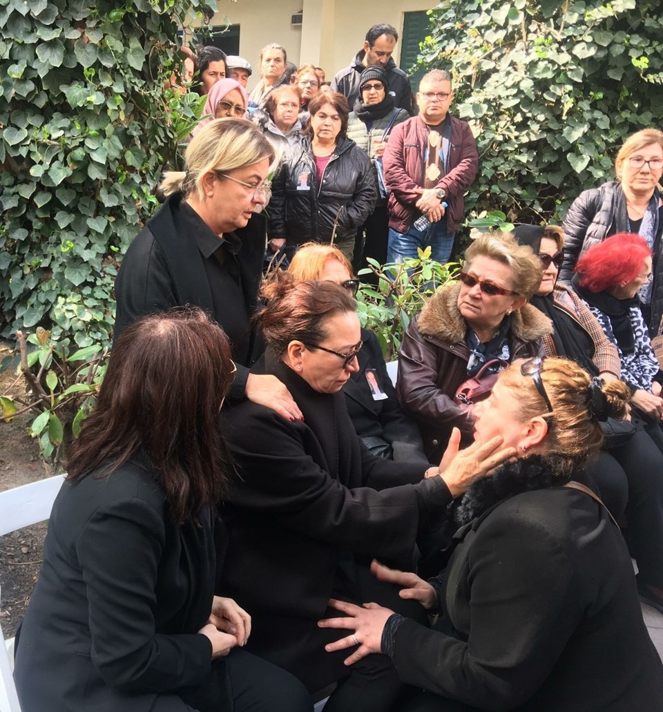 Demet Akbağı dostları yalnız bırakmadı galerisi resim 12