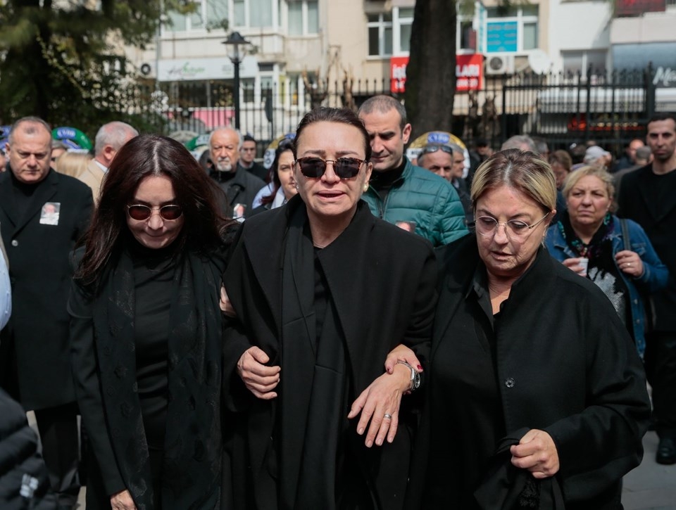 Demet Akbağı dostları yalnız bırakmadı galerisi resim 15