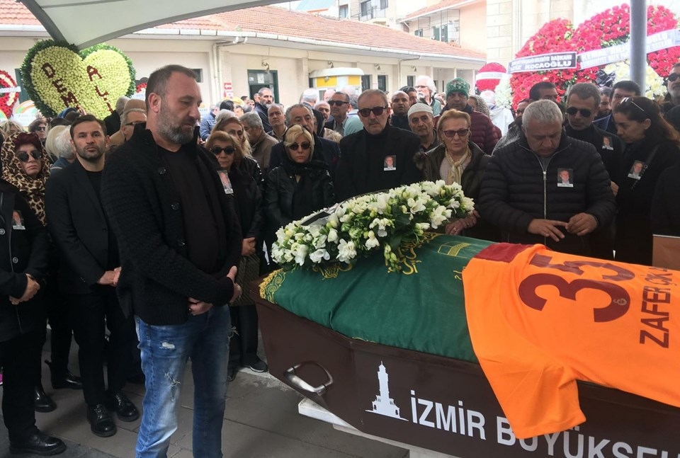 Demet Akbağı dostları yalnız bırakmadı galerisi resim 7