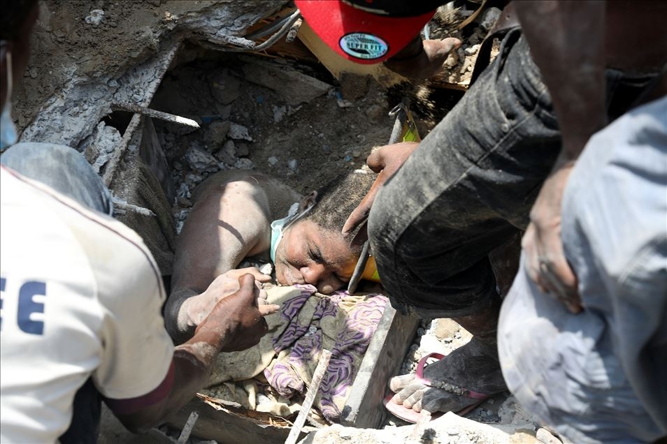 OBJEKTİFLERE TAKILAN BİRBİRİNDEN İLGİNÇ KARELER galerisi resim 21