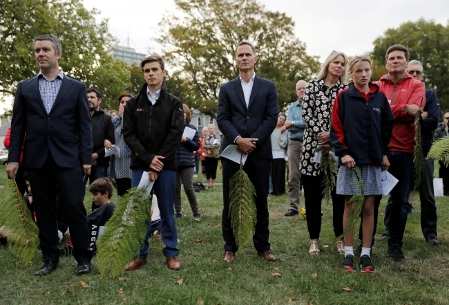 YENİ ZELANDALI KADINLAR BAŞÖRTÜSÜ TAKTILAR galerisi resim 20