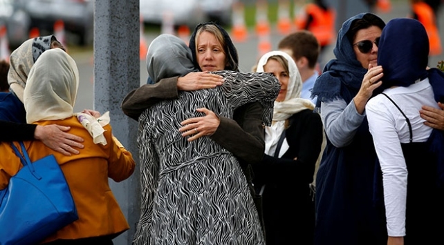YENİ ZELANDALI KADINLAR BAŞÖRTÜSÜ TAKTILAR galerisi resim 25