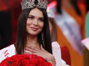 Güzellik kraliçesinin tacı geri alındı