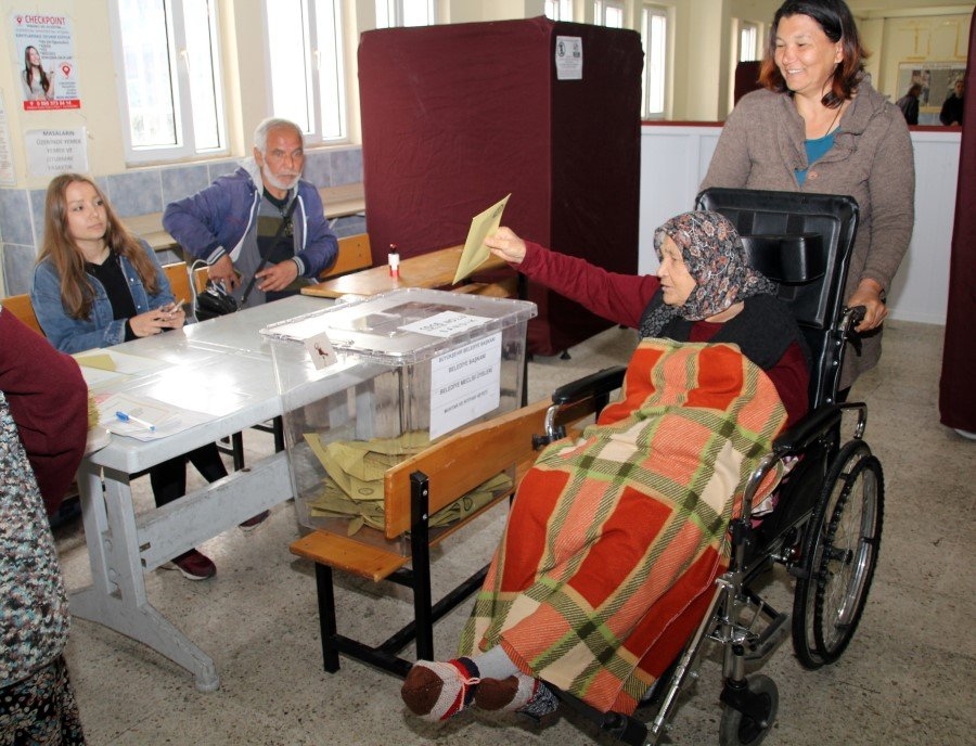 Türkiye sandık başında galerisi resim 28