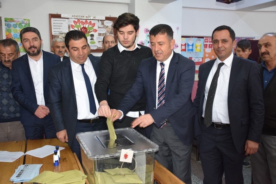 Türkiye sandık başında galerisi resim 7