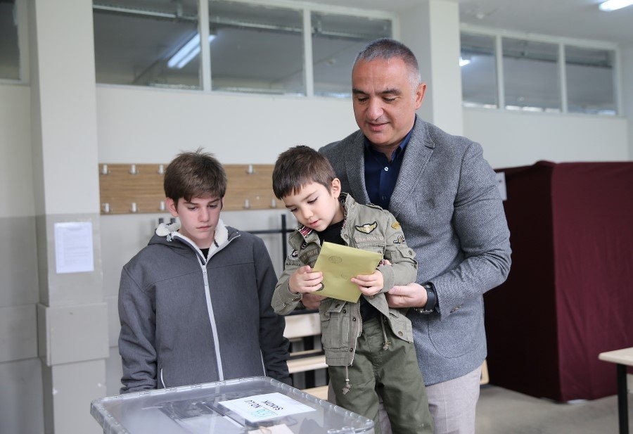 Türkiye sandık başında galerisi resim 9