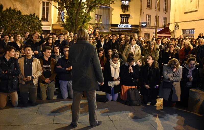 856 yıllık Notre Dame yandı galerisi resim 20