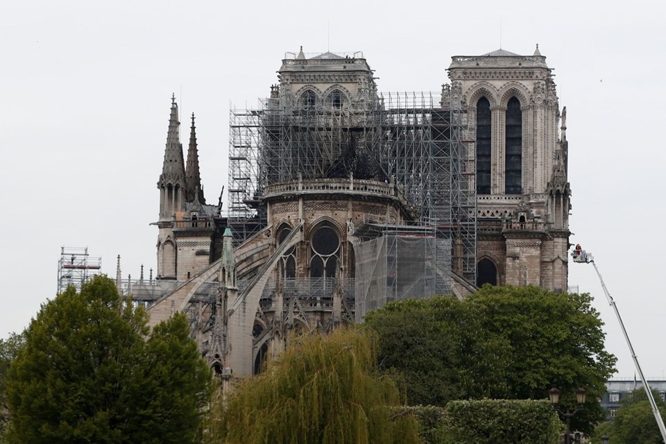 856 yıllık Notre Dame yandı galerisi resim 30