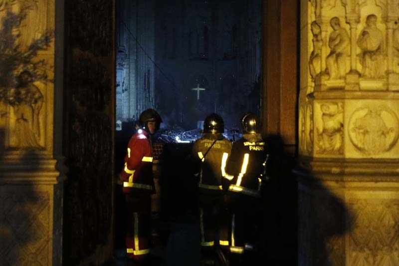856 yıllık Notre Dame yandı galerisi resim 4