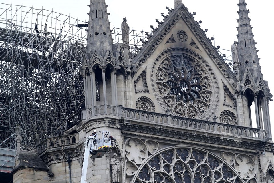 856 yıllık Notre Dame yandı galerisi resim 45