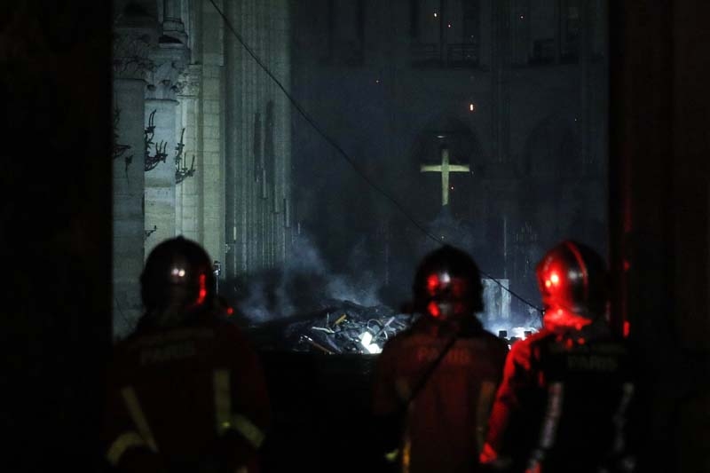 856 yıllık Notre Dame yandı galerisi resim 5