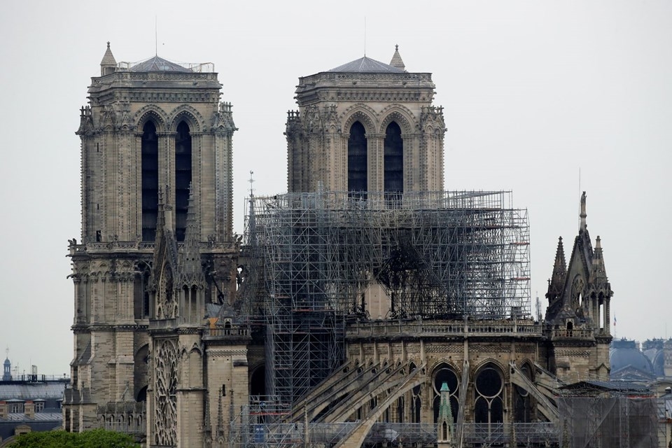 856 yıllık Notre Dame yandı galerisi resim 51