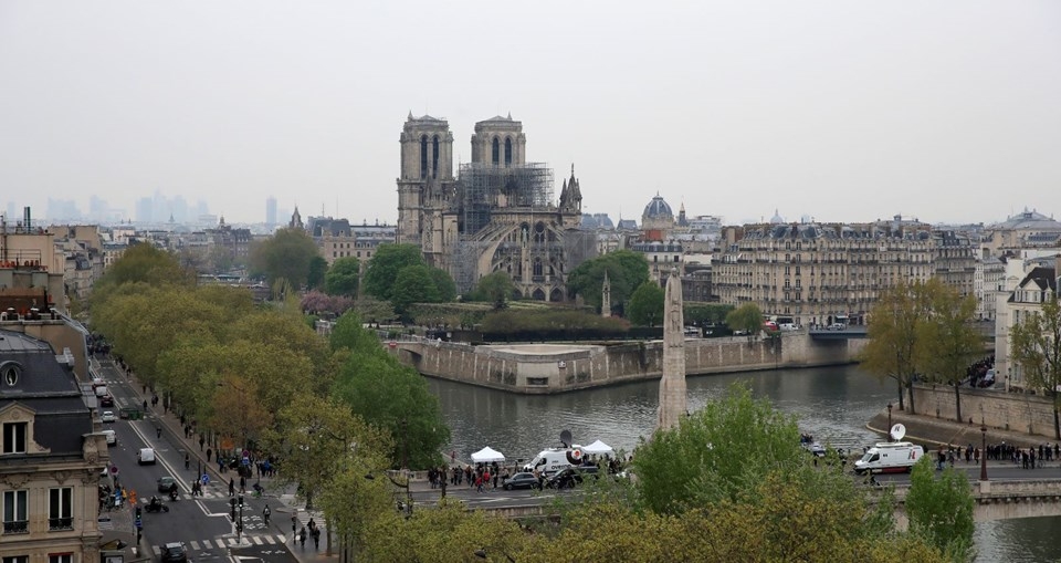 856 yıllık Notre Dame yandı galerisi resim 52
