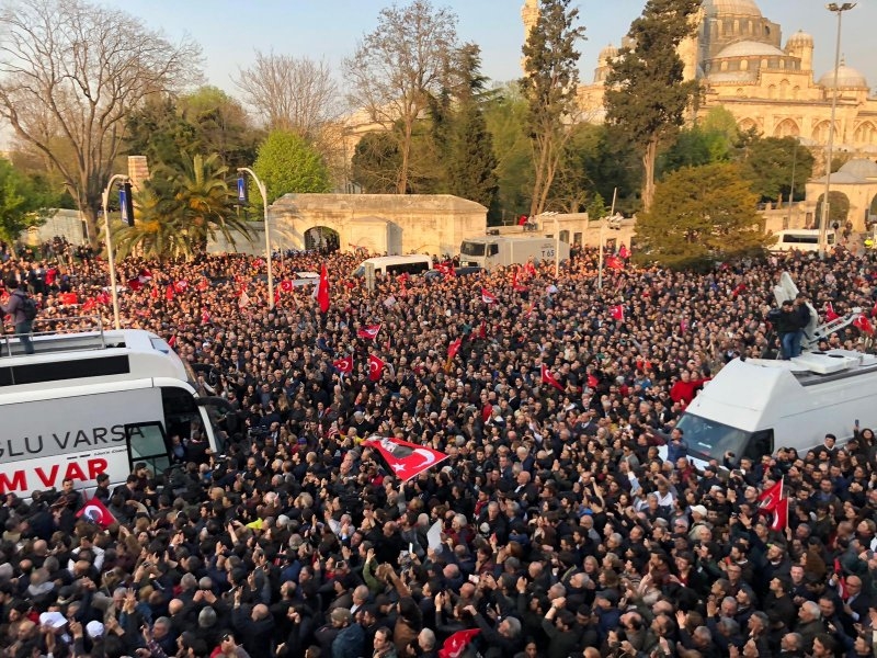 İstanbul Başkanı'nı böyle bağrına bastı galerisi resim 11
