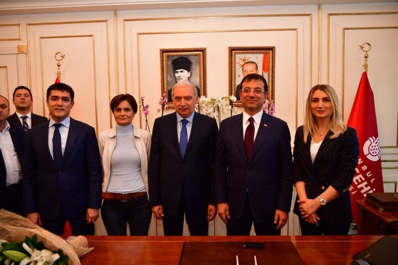 İstanbul Başkanı'nı böyle bağrına bastı galerisi resim 14