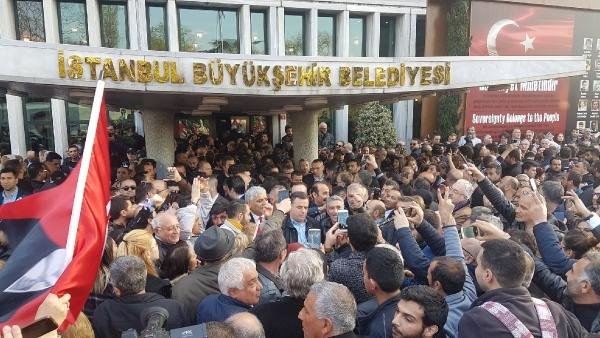 İstanbul Başkanı'nı böyle bağrına bastı galerisi resim 22