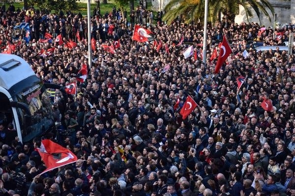 İstanbul Başkanı'nı böyle bağrına bastı galerisi resim 24