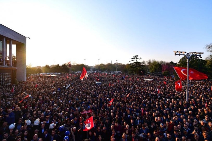 İstanbul Başkanı'nı böyle bağrına bastı galerisi resim 32