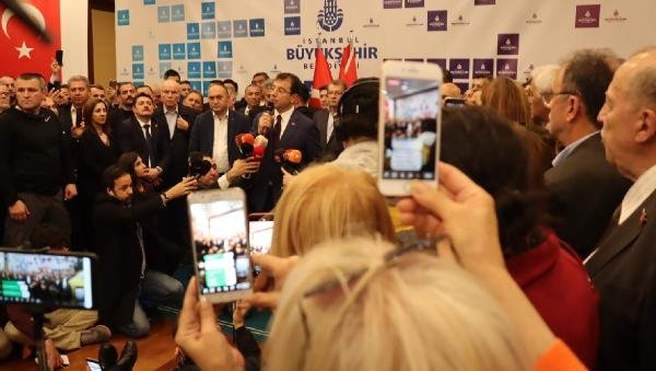 İstanbul Başkanı'nı böyle bağrına bastı galerisi resim 4