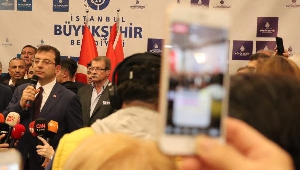 İstanbul Başkanı'nı böyle bağrına bastı galerisi resim 6