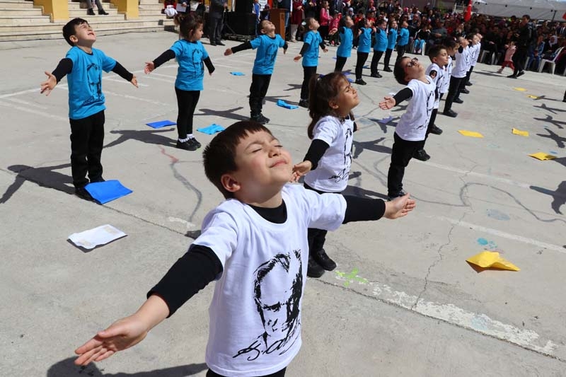 23 Nisan Çocuk Bayramı'ndan renki kareler galerisi resim 75