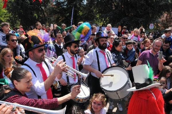 Kadıköy'de 23 Nisan coşkusu galerisi resim 4