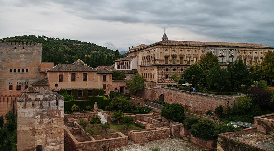 İslam sanatının incisi Elhamra Sarayı galerisi resim 12