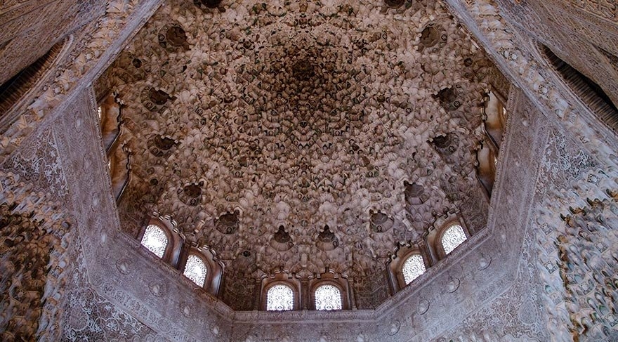 İslam sanatının incisi Elhamra Sarayı galerisi resim 8