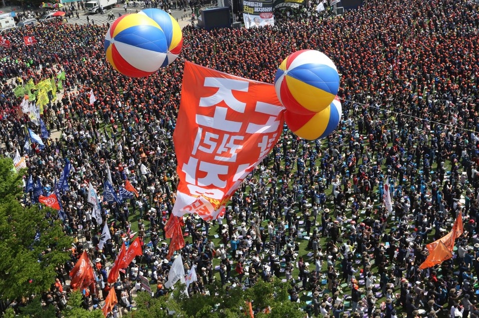 Dünyadan 1 Mayıs manzaraları galerisi resim 16